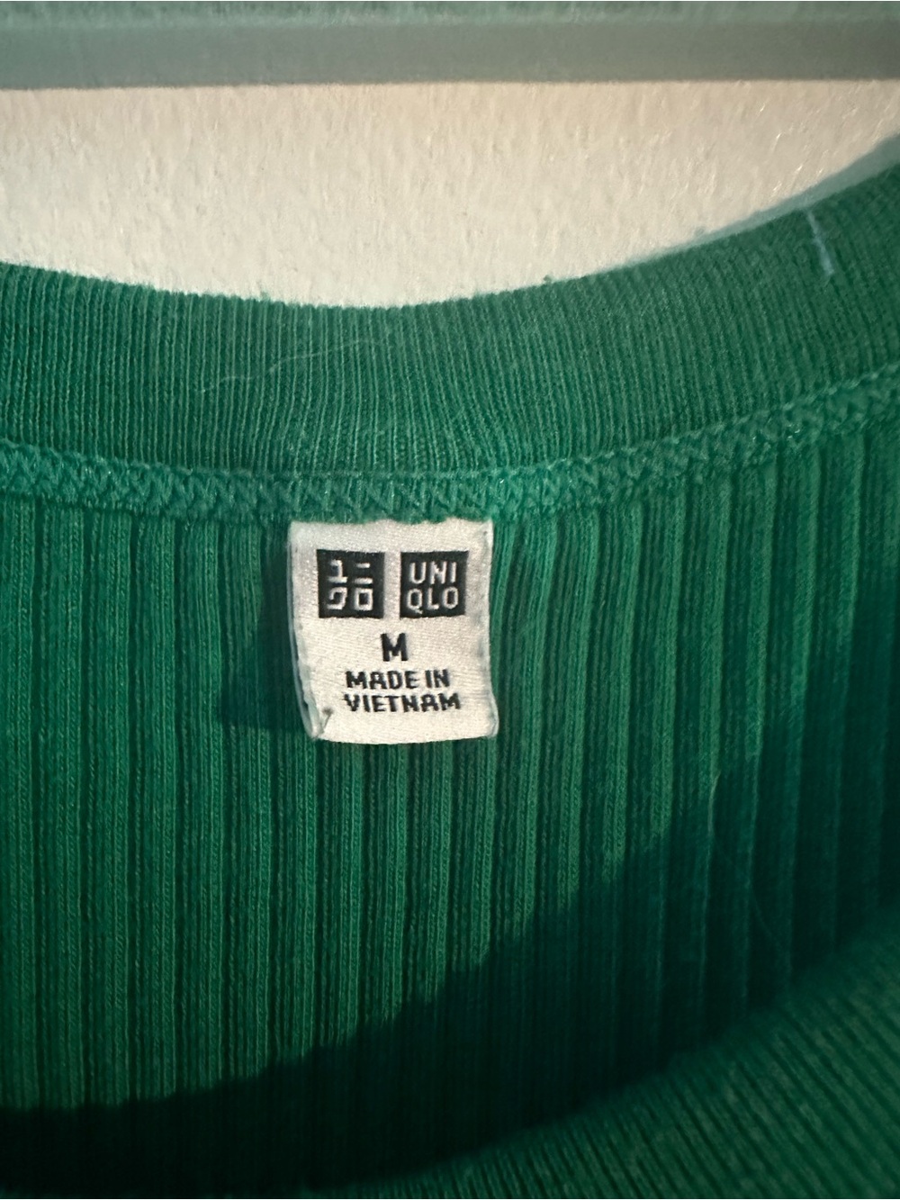 Uniqlo Emerald Green Ribbed Tank Top - Women's Sleeveless Knit - Picture 2 of 3